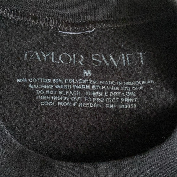 Taylor Swift Official Merch Fearless (Taylor’s Version) Sweatshirt SOLD OUT - Picture 3 of 3